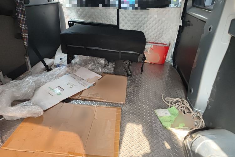 Used Wuling Yangguang 2025 Model 400km Bus Edition—Comfort Edition Left Rear Seat