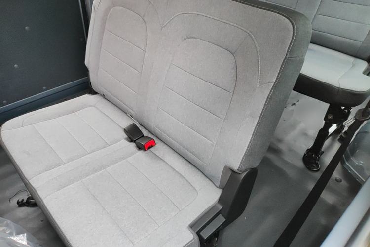 Used Wuling Yangguang 2025 Model 400km Bus Edition—Comfort Edition Left Rear Seat