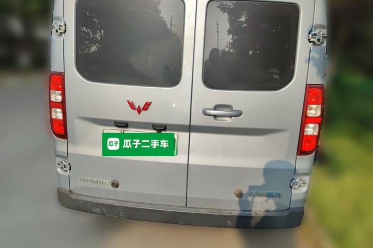 Used Wuling Yangguang 2025 Model 400km Bus Edition—Comfort Edition Rear