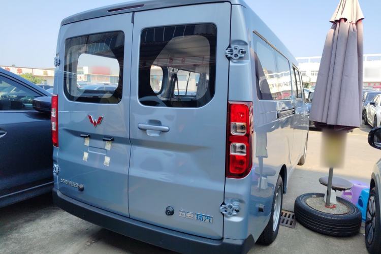Used Wuling Yangguang 2025 Model 400km Bus Edition—Comfort Edition Rear Right 45 Deg