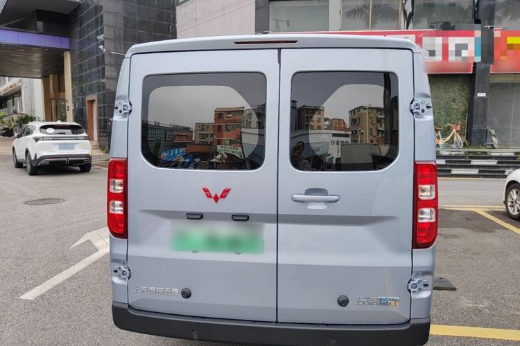 Used Wuling Yangguang 2025 Model 400km Bus Edition—Comfort Edition Rear