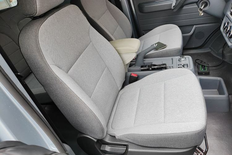Used Wuling Yangguang 2025 Model 400km Bus Edition—Comfort Edition Right Front Seat