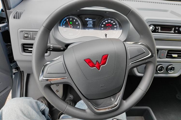 Used Wuling Yangguang 2025 Model 400km Bus Edition—Comfort Edition Steering Wheel