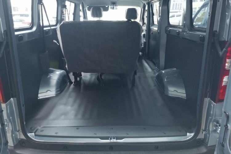 Used Wuling Yangguang 2025 Model 400km Bus Edition—Comfort Edition Trunk
