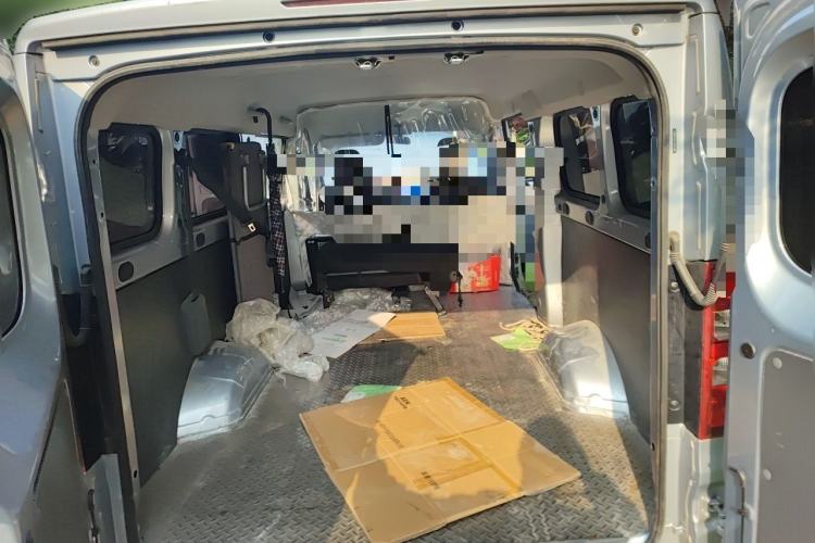 Used Wuling Yangguang 2025 Model 400km Bus Edition—Comfort Edition Trunk