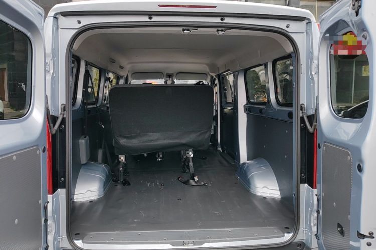 Used Wuling Yangguang 2025 Model 400km Bus Edition—Comfort Edition Trunk