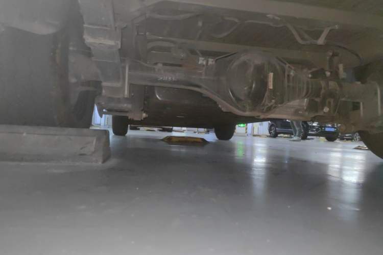 Used Wuling Yangguang 2025 Model 400km Bus Edition—Comfort Edition Chassis Rear Left
