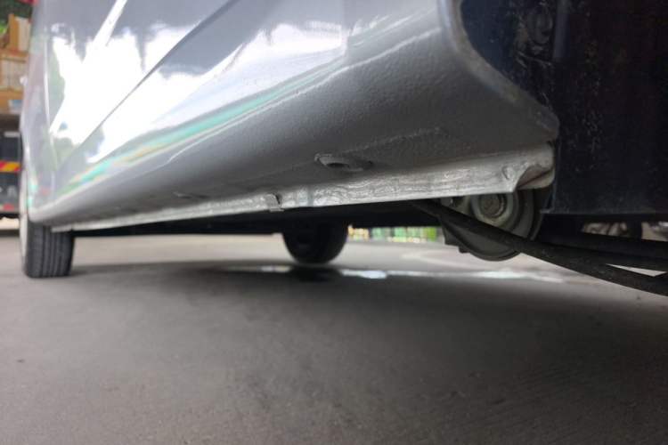 Used Wuling Yangguang 2025 Model 310KM Window-Sealed Edition—Customized by CATL Chassis Rear Left