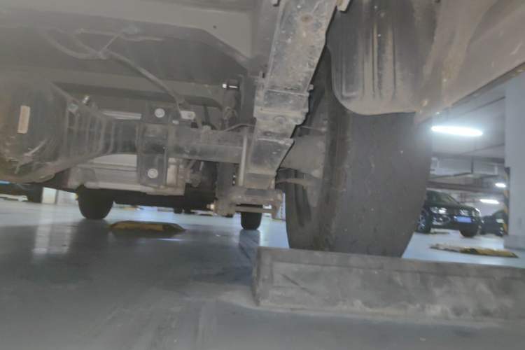 Used Wuling Yangguang 2025 Model 400km Bus Edition—Comfort Edition Chassis Rear Right