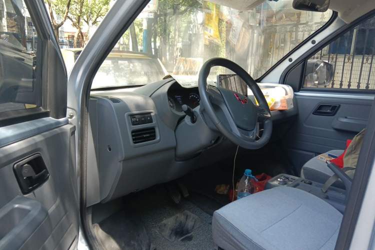 Used Wuling Yangguang 2025 Model 400km Bus Edition—Comfort Edition Driver Seat