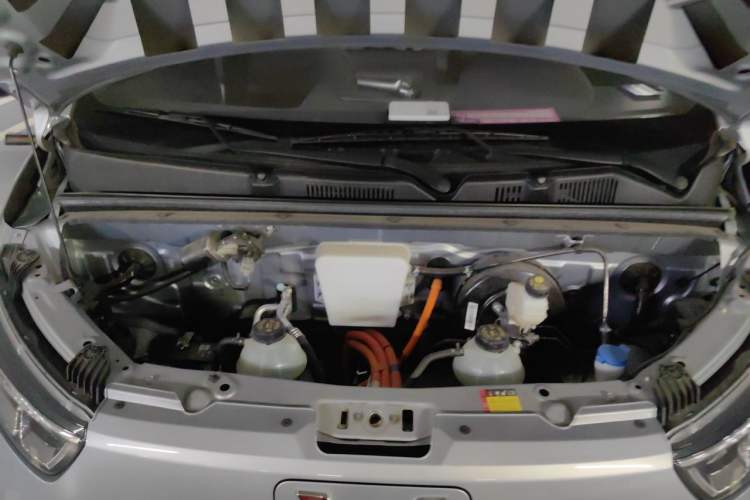 Used Wuling Yangguang 2025 Model 400km Bus Edition—Comfort Edition Engine Bay