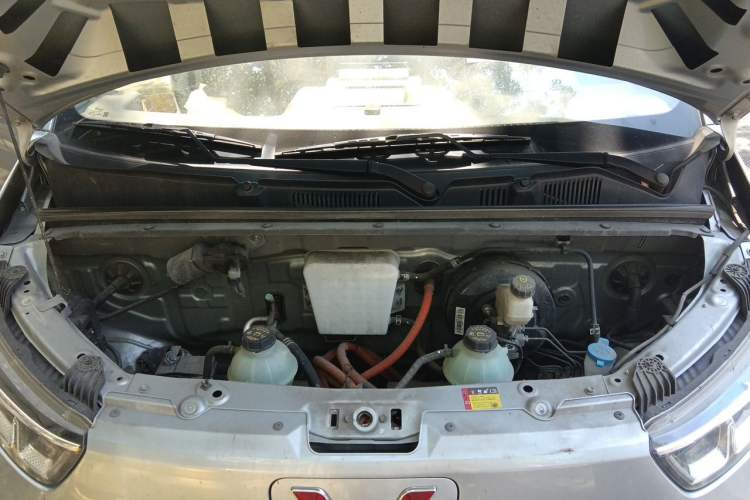 Used Wuling Yangguang 2025 Model 400km Bus Edition—Comfort Edition Engine Bay