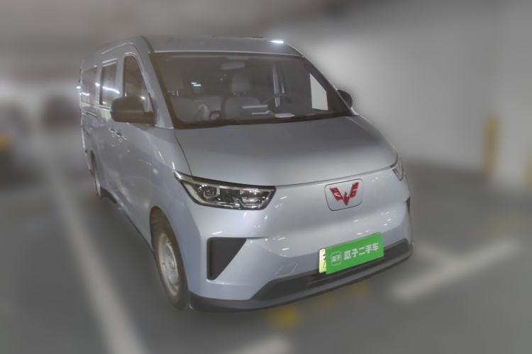 Used Wuling Yangguang 2025 Model 400km Bus Edition—Comfort Edition Front Right 45 Deg