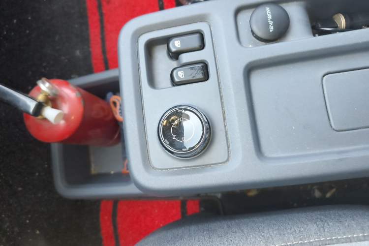 Used Wuling Yangguang 2025 Model 400km Bus Edition—Comfort Edition Gear Lever