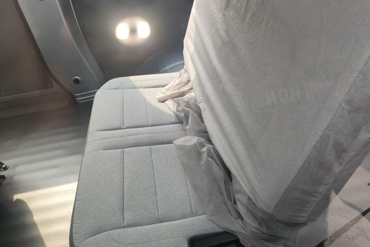 Used Wuling Yangguang 2025 Model 400km Bus Edition—Comfort Edition Interior 4