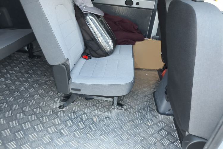 Used Wuling Yangguang 2025 Model 400km Bus Edition—Comfort Edition Left Rear Seat