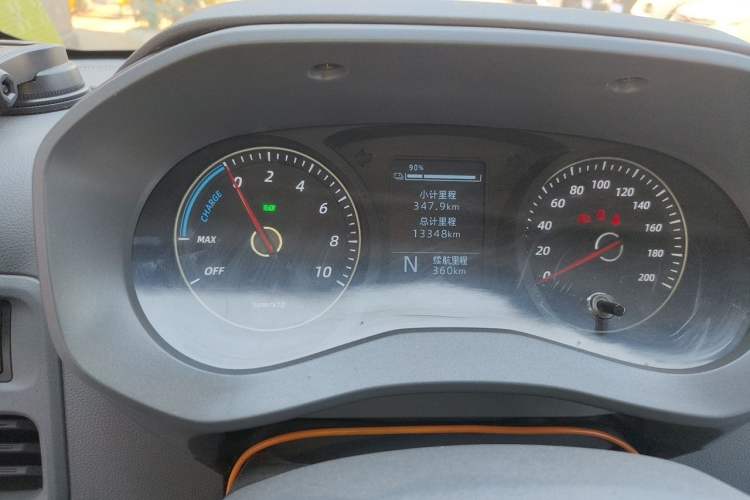 Used Wuling Yangguang 2025 Model 400km Bus Edition—Comfort Edition Odometer Close Up