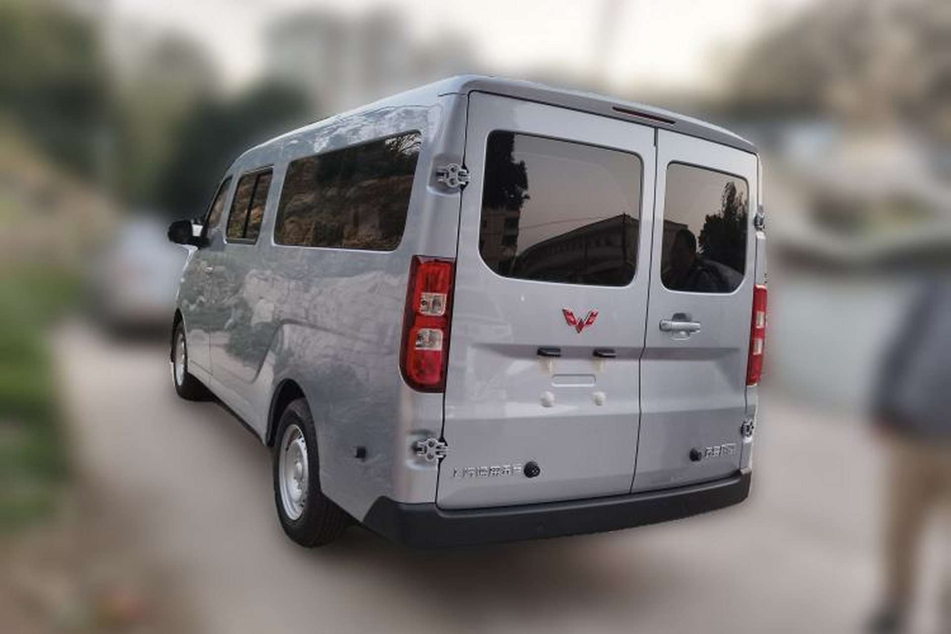 Used Wuling Yangguang 2025 Model 400km Bus Edition—Comfort Edition Rear Left 45 Deg