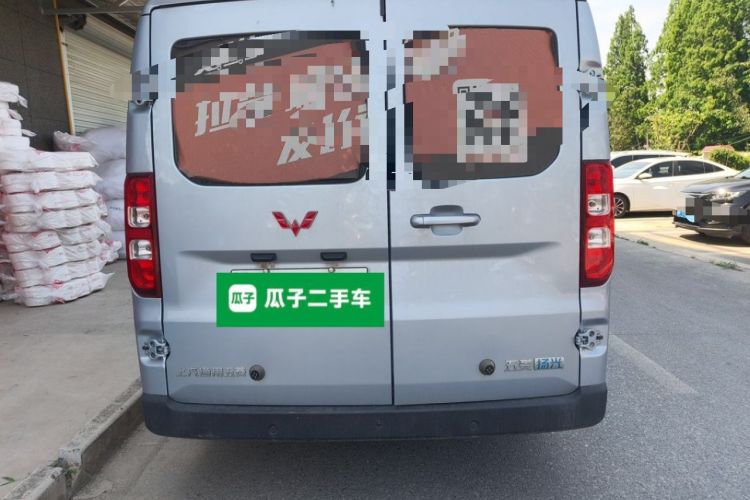 Used Wuling Yangguang 2025 Model 400km Bus Edition—Comfort Edition Rear