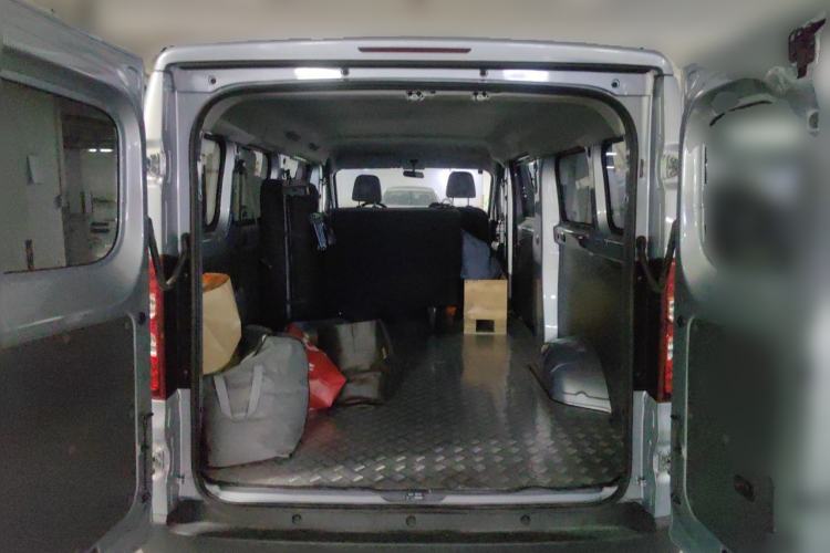 Used Wuling Yangguang 2025 Model 400km Bus Edition—Comfort Edition Trunk