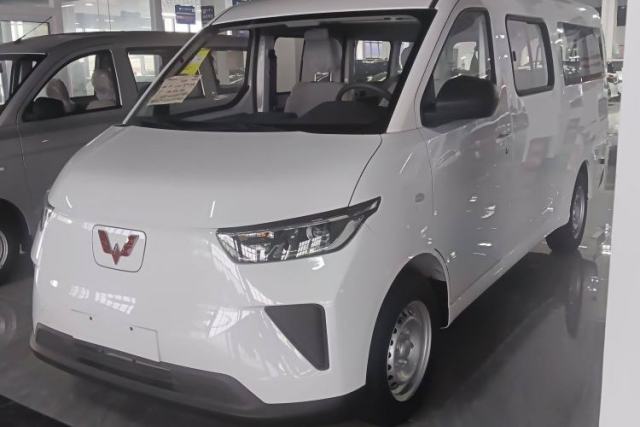 Used Wuling Yangguang 2025 Model 400km Bus Edition—Comfort Edition