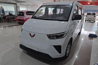 Used Wuling Yangguang 2025 Model 310KM Bus Edition—Customized by CATL