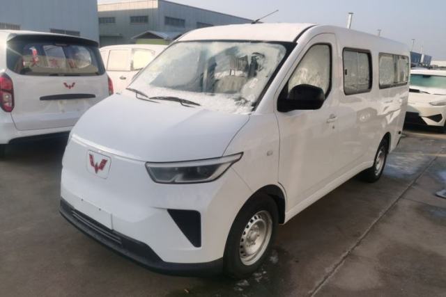 Used Wuling Yangguang 2025 Model 400km Bus Edition—Comfort Edition