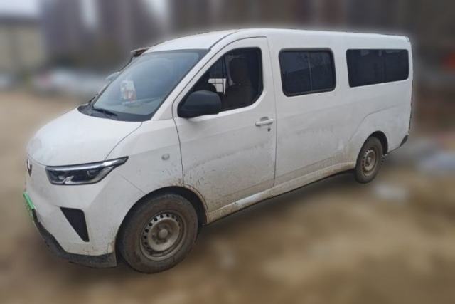Used Wuling Yangguang 2025 Model 310KM Bus Edition—Customized by CATL