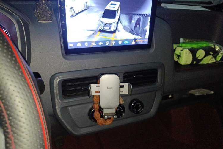 Used Wuling Yangguang 2025 Model 400km Bus Edition—Comfort Edition Audio And AC Panel