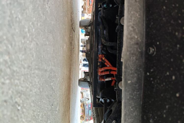 Used Wuling Yangguang 2025 Model 400km Bus Edition—Comfort Edition Chassis Front