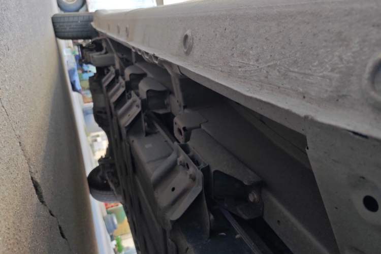 Used Wuling Yangguang 2025 Model 400km Bus Edition—Comfort Edition Chassis Front Right