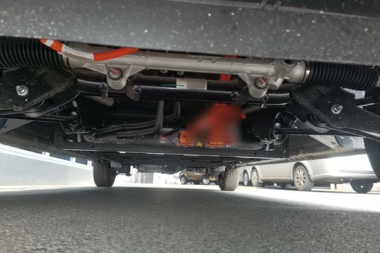 Used Wuling Yangguang 2025 Model 400km Bus Edition—Comfort Edition Chassis Front