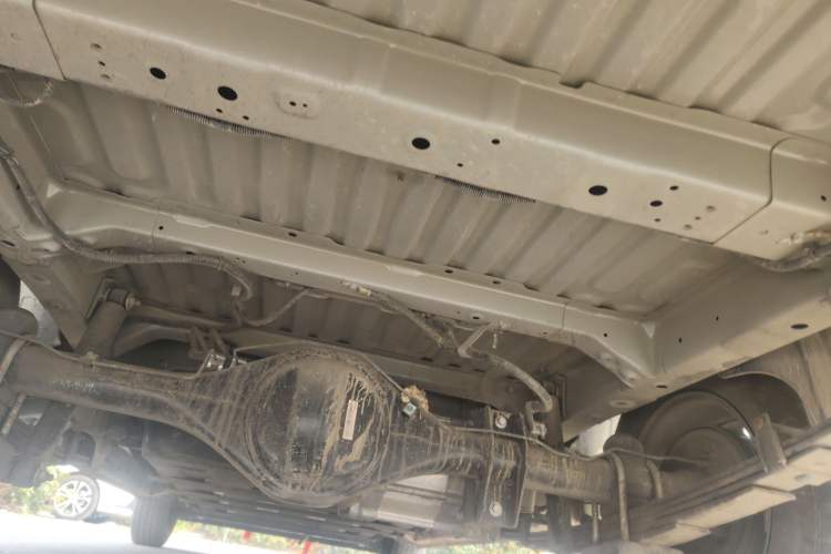 Used Wuling Yangguang 2025 Model 400km Bus Edition—Comfort Edition Chassis Rear