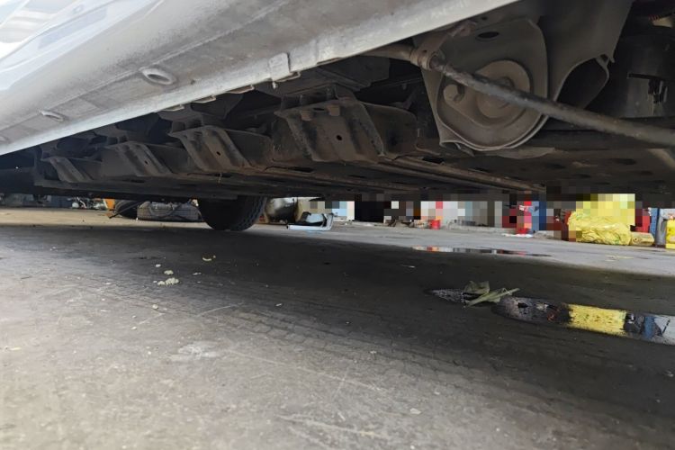 Used Wuling Yangguang 2025 Model 400km Bus Edition—Comfort Edition Chassis Rear Left
