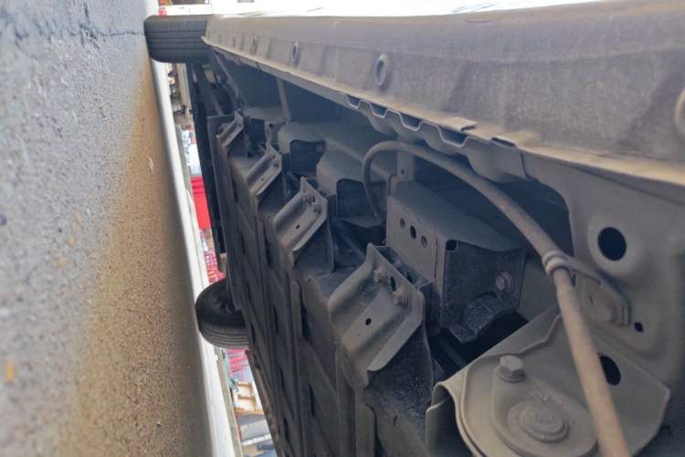 Used Wuling Yangguang 2025 Model 400km Bus Edition—Comfort Edition Chassis Rear Left