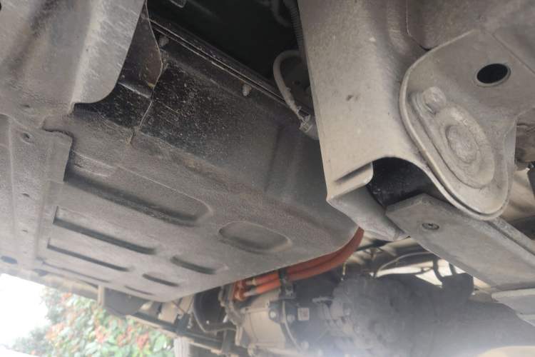 Used Wuling Yangguang 2025 Model 400km Bus Edition—Comfort Edition Chassis Rear Left