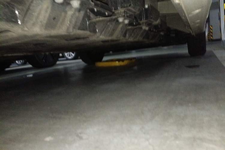 Used Wuling Yangguang 2025 Model 400km Bus Edition—Comfort Edition Chassis Rear Right