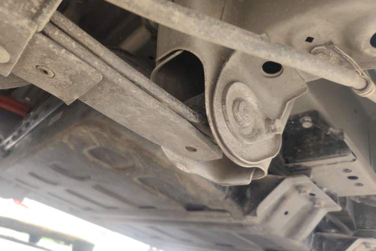 Used Wuling Yangguang 2025 Model 400km Bus Edition—Comfort Edition Chassis Rear Right