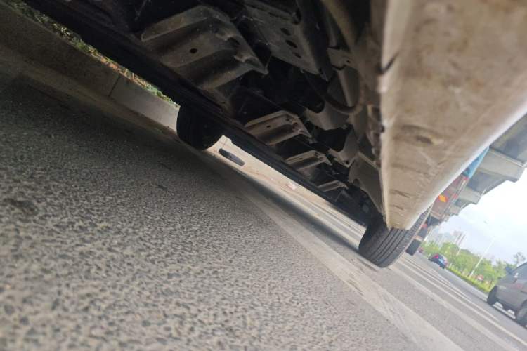 Used Wuling Yangguang 2025 Model 400km Bus Edition—Comfort Edition Chassis Rear Right