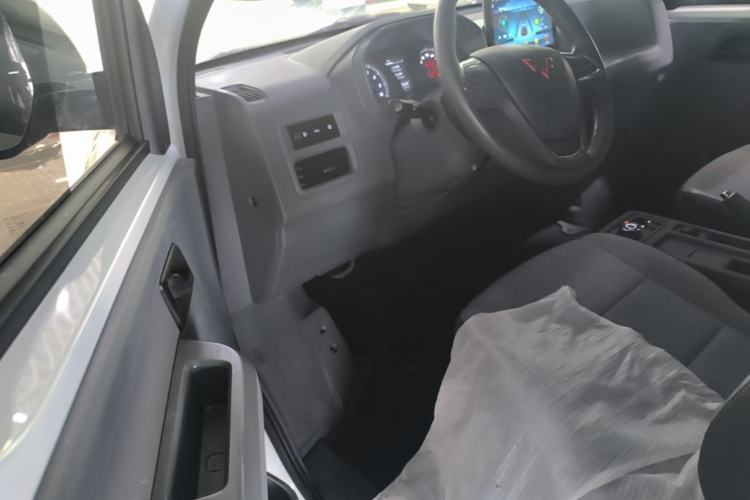 Used Wuling Yangguang 2025 Model 400km Bus Edition—Comfort Edition Driver Seat