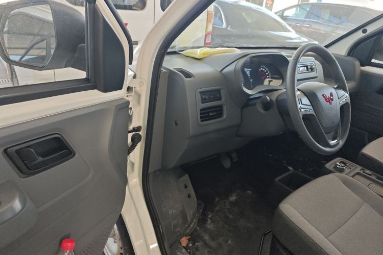 Used Wuling Yangguang 2025 Model 400km Bus Edition—Comfort Edition Driver Seat