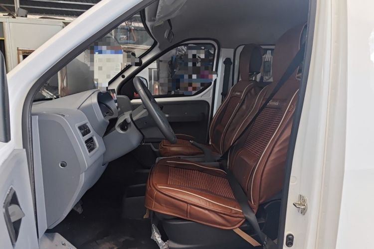 Used Wuling Yangguang 2025 Model 400km Bus Edition—Comfort Edition Driver Seat
