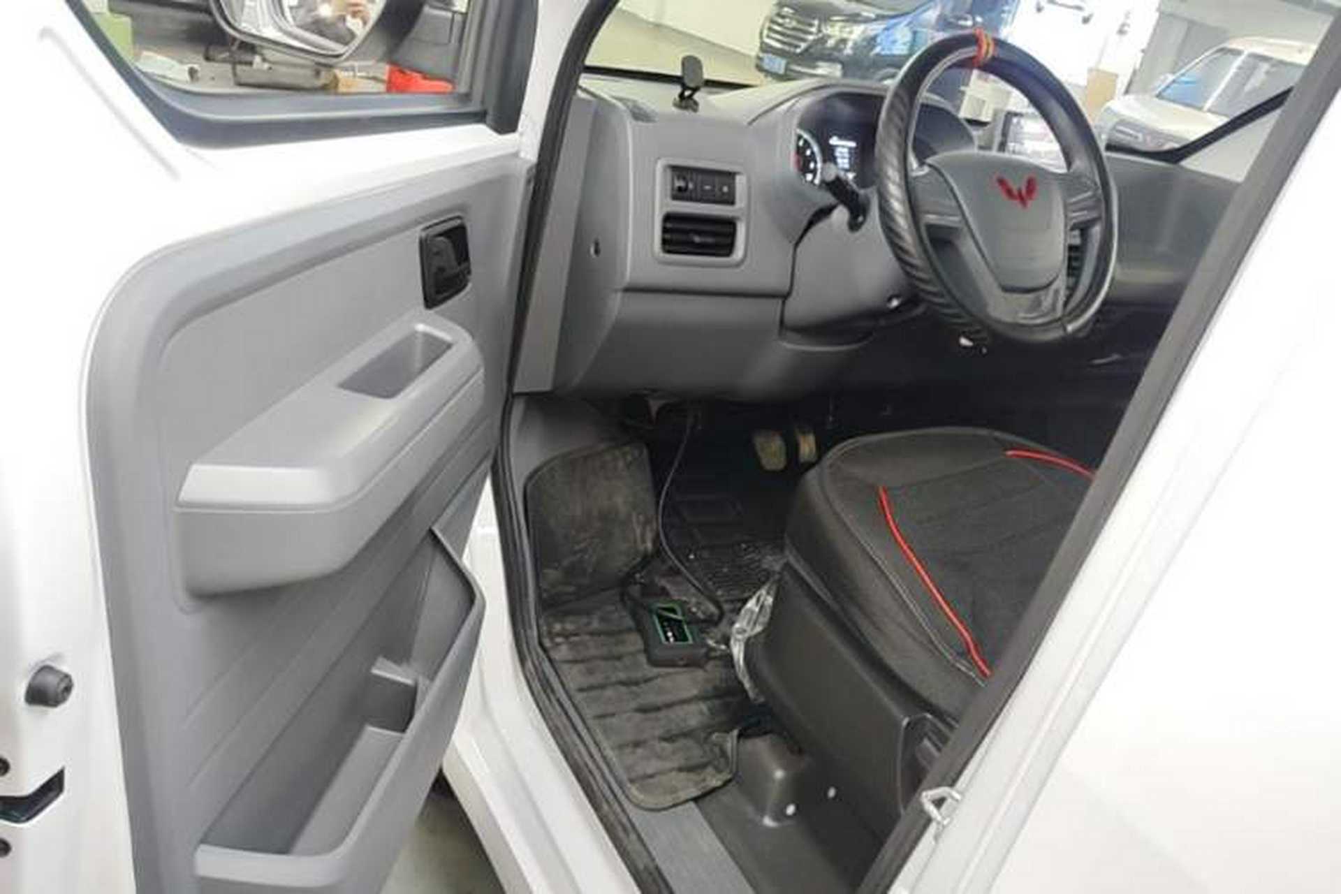 Used Wuling Yangguang 2025 Model 400km Bus Edition—Comfort Edition Driver Seat