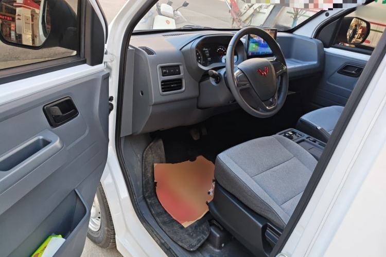 Used Wuling Yangguang 2025 Model 400km Bus Edition—Comfort Edition Driver Seat