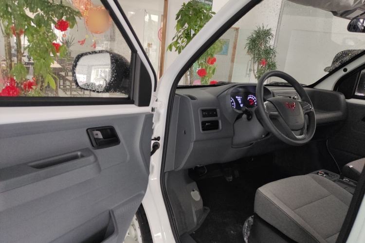 Used Wuling Yangguang 2025 Model 400km Bus Edition—Comfort Edition Driver Seat