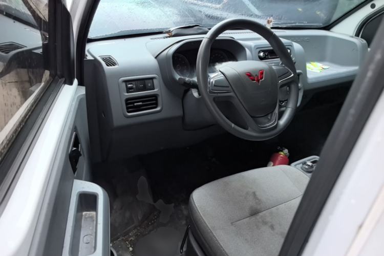 Used Wuling Yangguang 2025 Model 400km Bus Edition—Comfort Edition Driver Seat