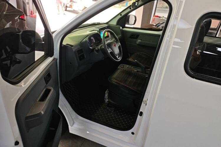 Used Wuling Yangguang 2025 Model 400km Bus Edition—Comfort Edition Driver Seat