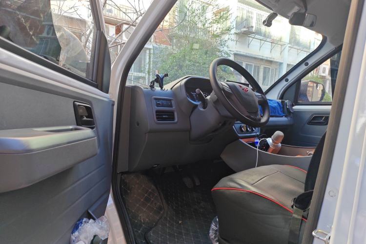 Used Wuling Yangguang 2025 Model 400km Bus Edition—Comfort Edition Driver Seat