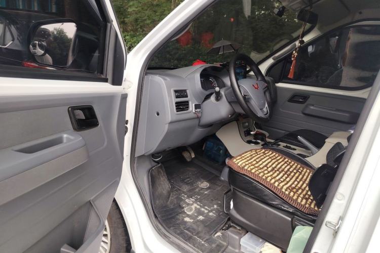 Used Wuling Yangguang 2025 Model 400km Bus Edition—Comfort Edition Driver Seat