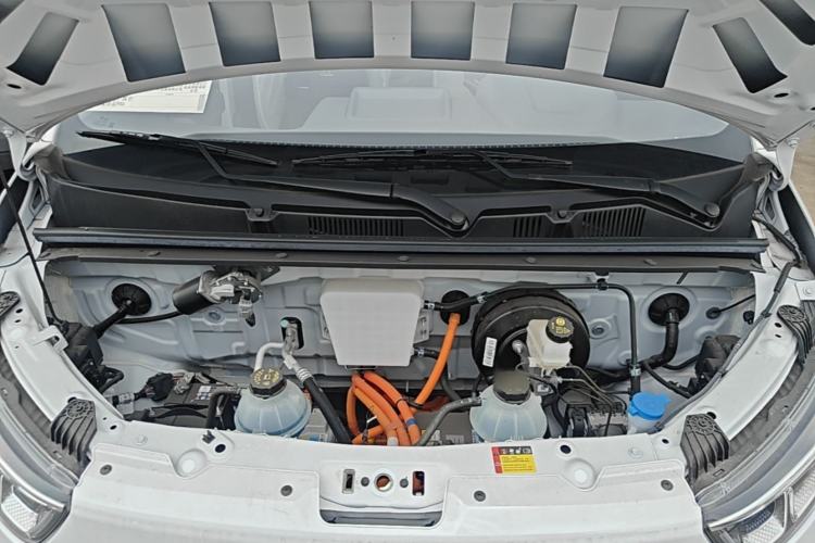 Used Wuling Yangguang 2025 Model 400km Bus Edition—Comfort Edition Engine Bay